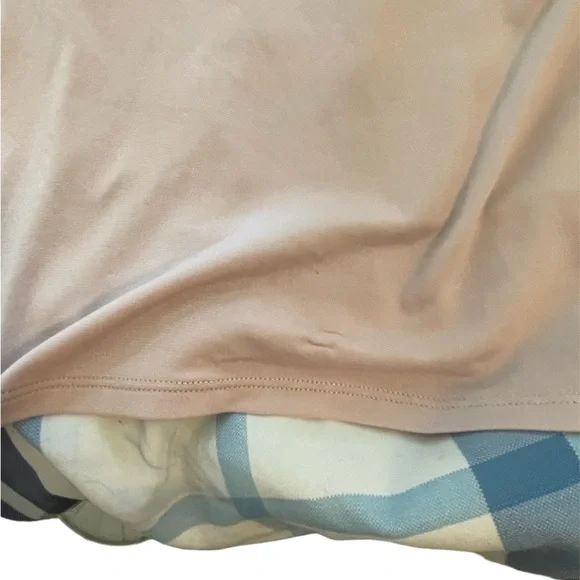 Women’s pink  Fabletics top with open back - Picture 4 of 4